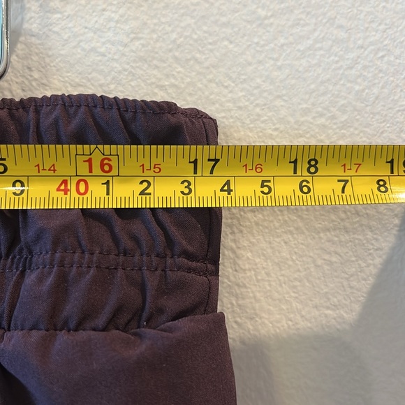 Athleta HIIT it 2-In-1 Shorts - Size XL - Warm Splatter Color - Picture 6 of 8